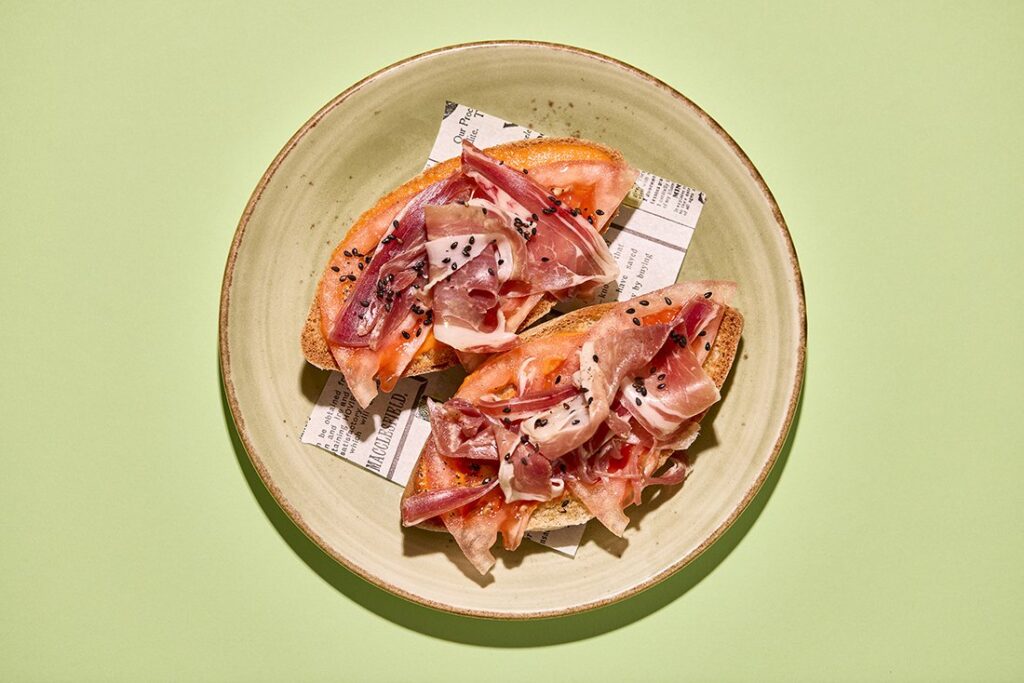 Tostas de jamón serrano con tomate en La Mesa, Palma de Mallorca
